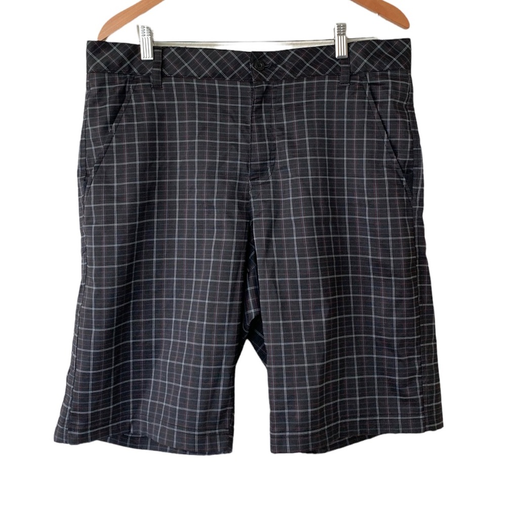 Fila Golf Shorts Men’s Size 34 Plaid Black Red Gray